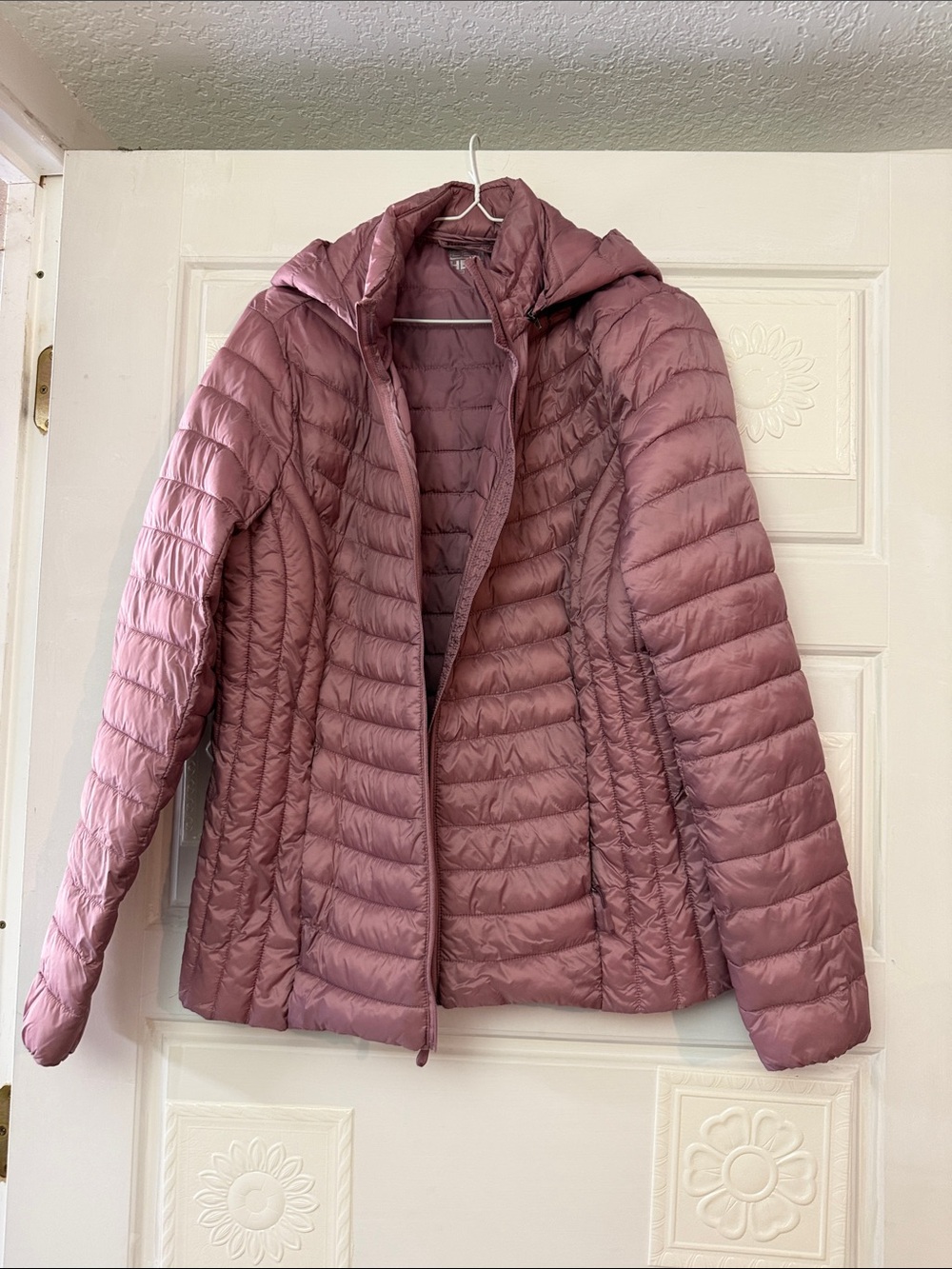 Amazing jacket by 32 degrees heat size large.
